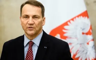 It’s outrageous that Putin attributes victory over Nazi Germany to Russia alone, - Sikorski