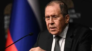 Лавров невдоволений рішенням країн ЄС не пропускати літаки Вучича й Фіцо