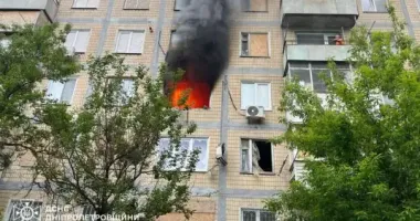 На Днепропетровщине дрон попал в многоэтажку