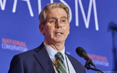 Bessent admits that Putin is war criminal