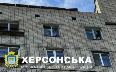 Consequences of the evening shelling of Kherson: multi-storey buildings damaged, one person wounded. PHOTOS