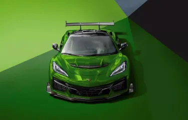 Новый Chevrolet Corvette 2026 показали на первых официальных фото и видео