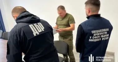 Начальник ТЦК на Рівненщині може сісти на 8 років за те, що допомагав "ухилянтам"