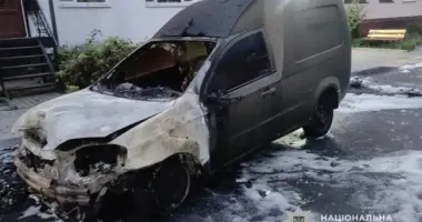 На Тернопільщині двох чоловіків, які підпалили автомобіль військовослужбовця, засудили до 6 років позбавлення волі