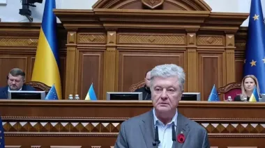 Poroshenko reminds of US security guarantees, its support before voting on fossil fuels deal