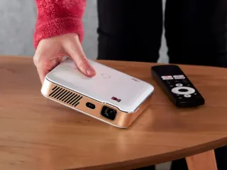 Заменитель телевизора в кармане: вышел мобильный проектор Kodak Luma 500