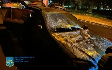 Man detained in Dnipro for setting fire to three vehicles belonging to AFU servicemen. PHOTOS