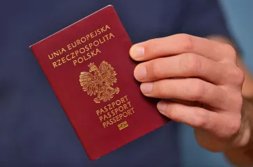 Польша усложняет условия получения гражданства для украинцев