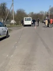 На Ровненщине бус сбил жену военного: женщина пожаловалась, что полиция "покрывает" виновника