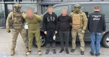 На Буковині прикордонники затримали зловмисників, які за 8500 доларів мали переправити "клієнта" до Румунії