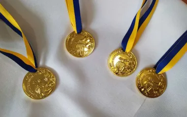 Без медалей, але з відзнакою: що зміниться для випускників-відмінників