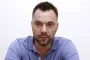YouTube заблокировал канал Арестовича: кто еще попал под санкции СНБО