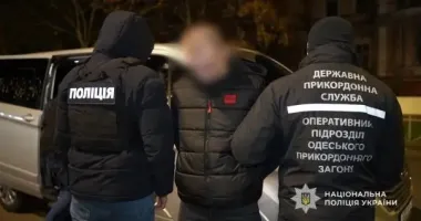 От 7 до 17 тыс. долларов: в Одессе правоохранители задержали организатора незаконной переправки мужчин за границу