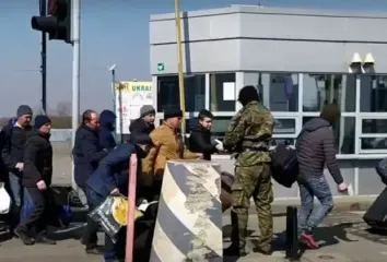 Заборона виїзду за кордон з 14 років: у Раді хочуть зупинити масовий відтік юнаків