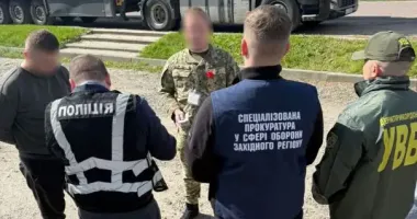 Во Львовской области мужчина пытался "договориться" с пограничником, чтобы бежать за границу