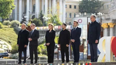 In Kyiv, Zelenskyy and European leaders honor memory of fallen soldiers