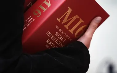 Британскую разведку впервые может возглавить женщина: СМИ узнали, кто является фаворитом
