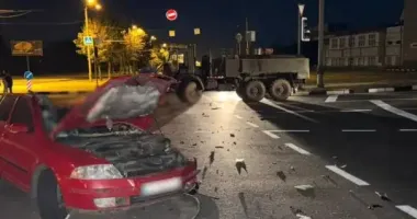 У Харкові легковик виїхав на червоне світло та врізався в автоцистерну: загинули 3 людини