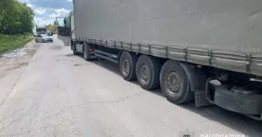 На Тернопільщині вантажівка на смерть переїхала жінку