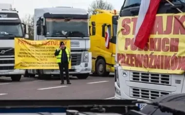 Today, Poles may start 4-month border blockade. Traffic through "Yahodyn-Dorohusk" checkpoint may be hampered, - SBGS