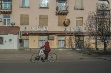 На пополнение запасов есть только 4 часа: военный рассказал, как живут люди в Константиновке