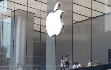 Apple шокирует фанатов. Появились первые детали самого необычного iPhone за 20 лет