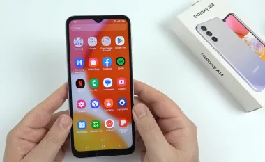 Лучше поменять: два бюджетных телефона Samsung перестанут нормально работать