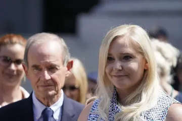 Женщина, обвинившая принца Эндрю в насилии, боялась потерять миллионы незадолго до смерти