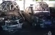 У РФ дівчина підпалила п'ять авто Росгвардії