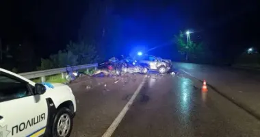 Жуткая ДТП на Киевщине: в результате столкновения Mercedes и Hyundai погибли 2 человека