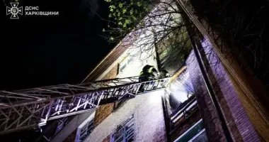 У Харкові з палаючої багатоповерхівки врятували 15 людей