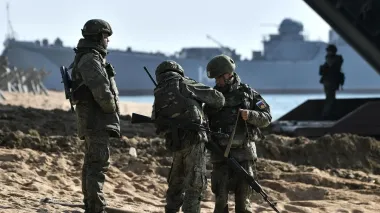 На весь сезон: оккупанты в Крыму заставляют отели бронировать номера для военных, — "Желтая лента"