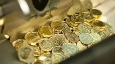 За які 25 копійок можна отримати тисячі гривень: як знайти цінні монети