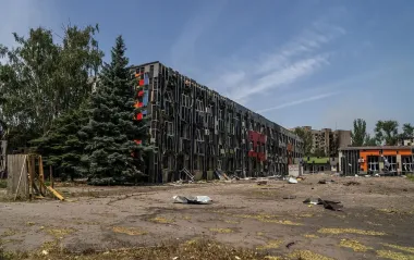 До и после: как выглядит разрушенный Торецк после вторжения России (фото с дронов)