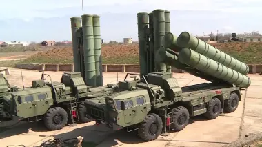 Индия заказала у РФ дополнительную партию С-400: аналитики объяснили, что это значит