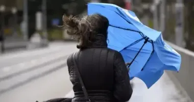 Киян попереджають про штормовий вітер у четвер
