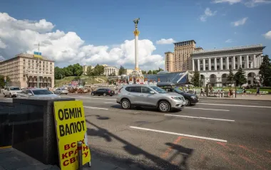 Яким буде курс долара: прогнози аналітиків, банкірів і населення