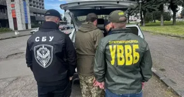 На Закарпатье задержан пограничник, который за 2500 долларов согласился переправить мужчину в ЕС
