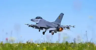 Під час відбиття російської атаки ЗСУ втратили винищувач F-16: пілот катапультувався