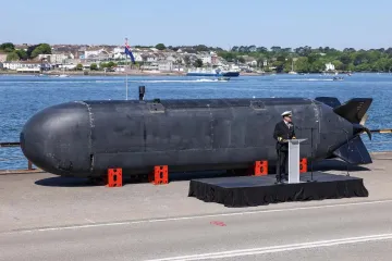 ВМС Великобритании испытали самую большую безэкипажную подводную лодку в Европе Excalibur