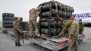 Украина потеряла почти $800 млн из-за коррупции и неудачных сделок по поставкам оружия, – FT