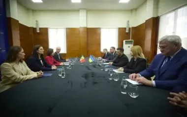 Zelenskyy meets with Sandu: they discussed EU integration and Russia’s hybrid war. VIDEO