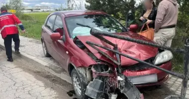 В Тернопольской области водительница Chevrolet протаранила металлическое ограждение