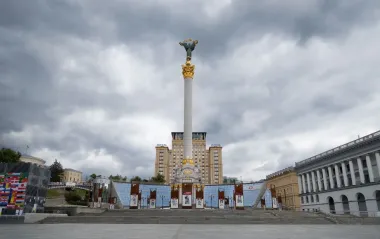 Не завадить парасолька: синоптики дали прогноз погоди в Україні на 17 травня