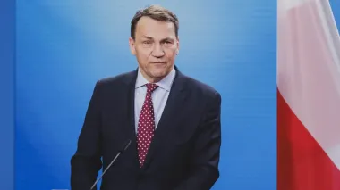 Сікорський: Країна, яка могла б поставити Путіна на місце – Китай