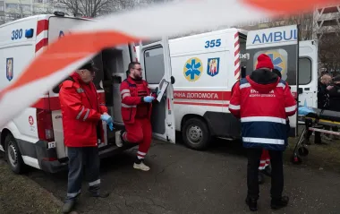 РФ атакувала вантажівку комунальників у Херсоні: постраждали троє працівників