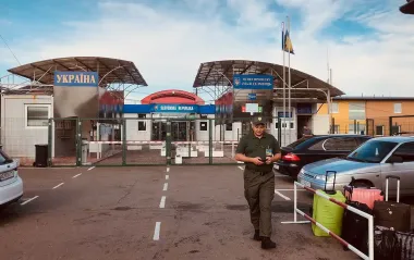 На моноколесе в Европу: на границе со Словакией задержали необычного нарушителя (фото)