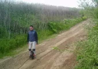 На моноколесе в Словакию: на Закарпатье пограничники задержали необычного беглеца (видео)