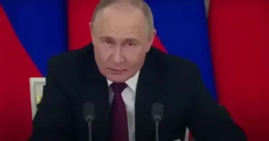 Путин не хочет обсуждать "мирный план" от США - Financial Times