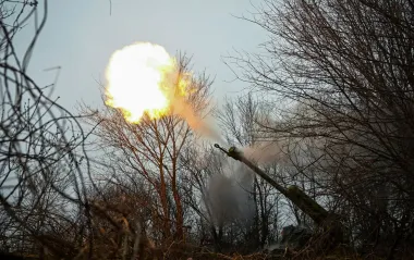 "Шанс 1 на 10 мільйонів". ЗСУ показали, як з гаубиці влучили прямо в окупанта на мотоциклі